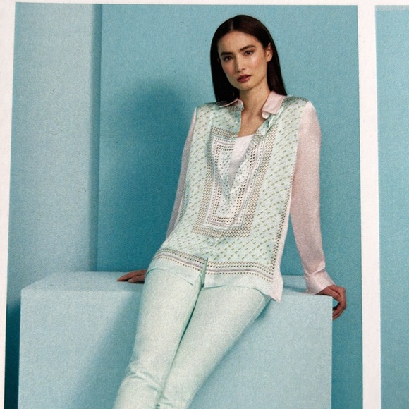 NWT Carlisle Summer House 💯% Italian Silk Scarf Print Blouse - Picture 4 of 10